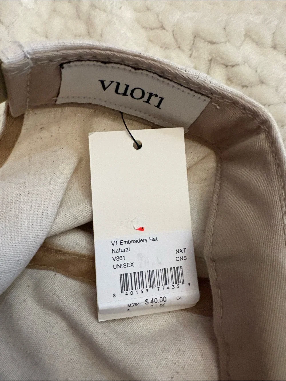 Beige Men's Canvas Baseball Cap with Embroidered 'V' for vulori